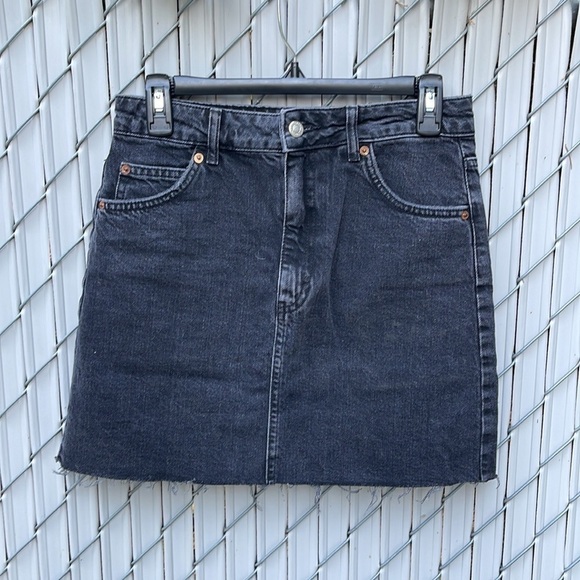 Top Shop Black High Waisted Denim Skirt Size 6 - Picture 1 of 5